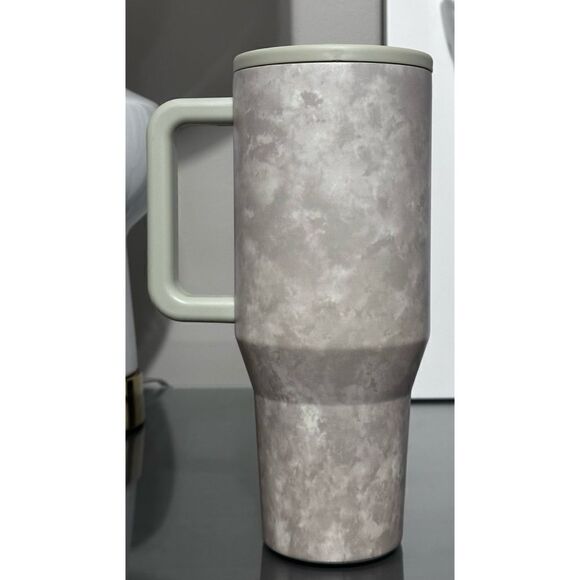 LIMITED EDITION HydroJug x Fabletics 40oz Traveler, DRIED SAGE TIE DYE TEXTURE - Picture 3 of 6